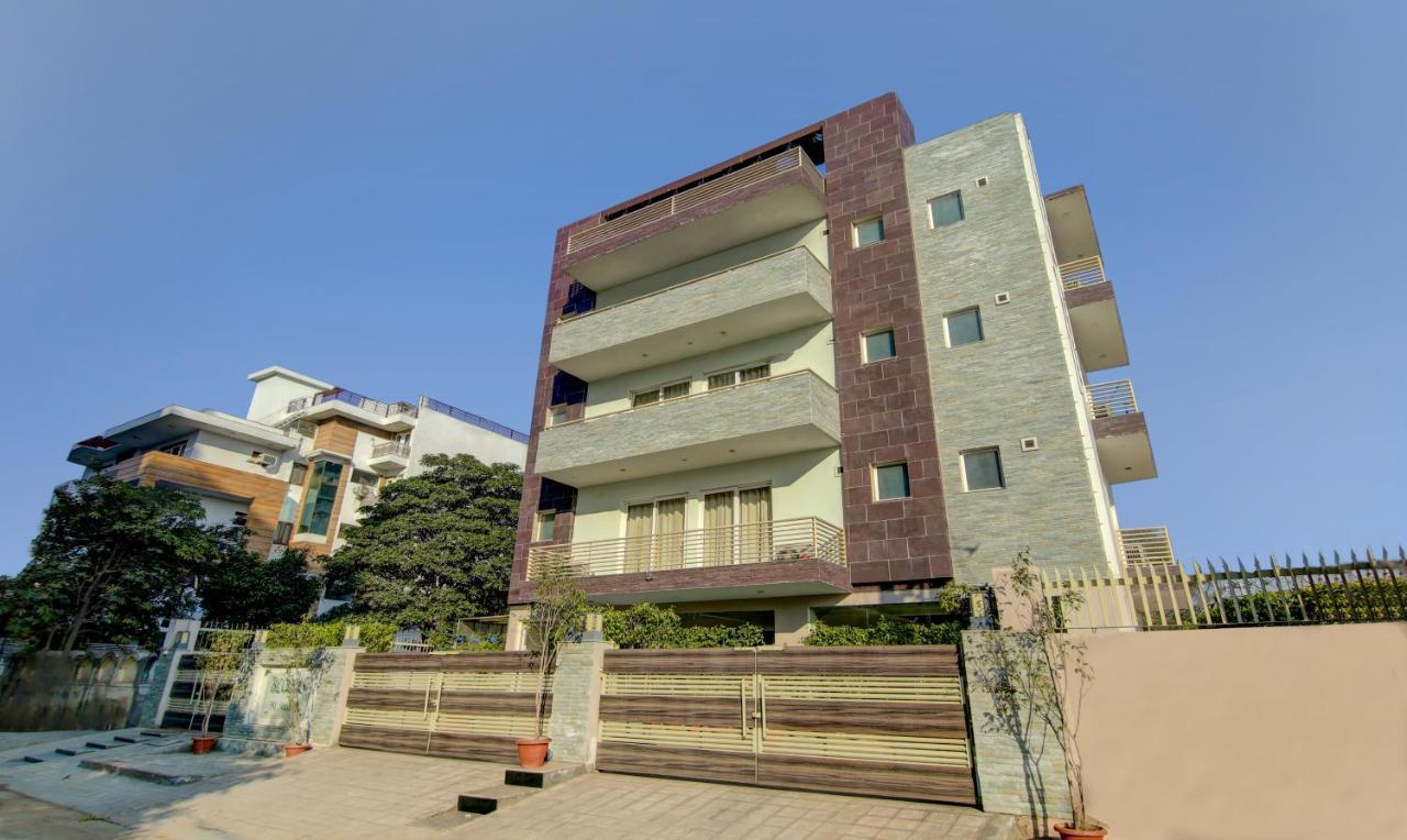 Treebo Trend Blooms Premium Hotel Gurgaon Zewnętrze zdjęcie