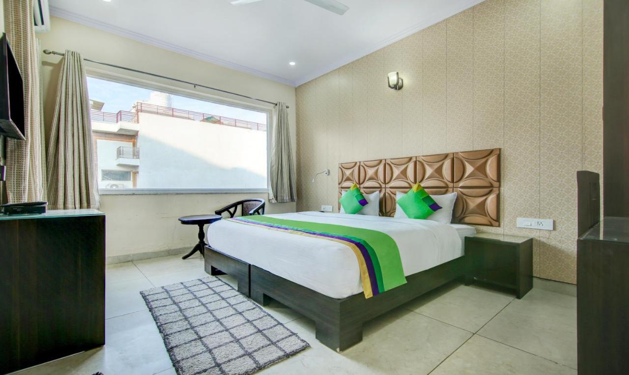 Treebo Trend Blooms Premium Hotel Gurgaon Zewnętrze zdjęcie