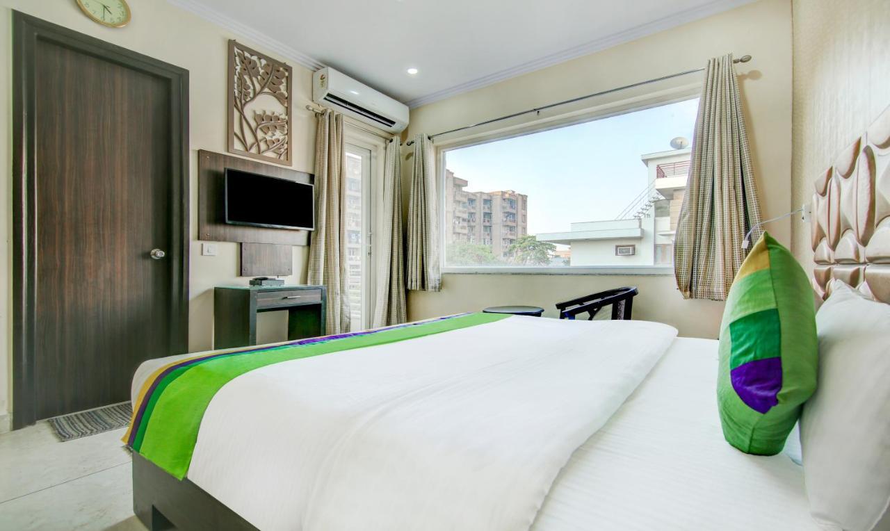 Treebo Trend Blooms Premium Hotel Gurgaon Zewnętrze zdjęcie