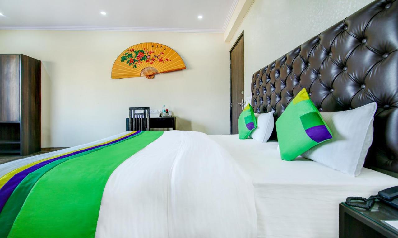 Treebo Trend Blooms Premium Hotel Gurgaon Zewnętrze zdjęcie