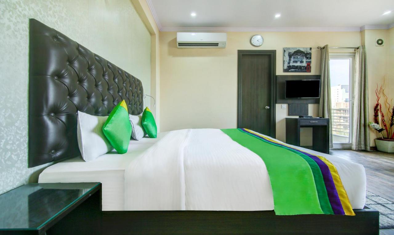 Treebo Trend Blooms Premium Hotel Gurgaon Zewnętrze zdjęcie